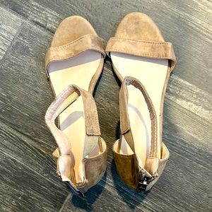 Cute Sandal with zipped back in Khaki color Size 37 6.5